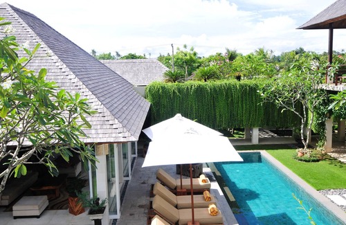 Batubelig Villa | Book 4 Bedroom, stay at 5 bedroom pool villa, 250m from beach