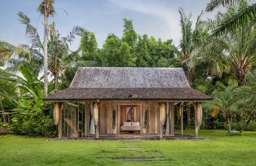 Umalas Villa | Charming Wooden 5 Bedroom Private Pool Villa
