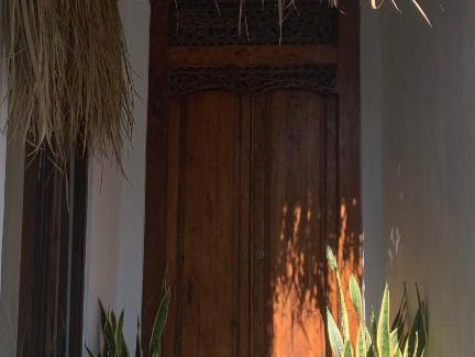 Babakan Villa | CozyVilla Near Batubolong Beach