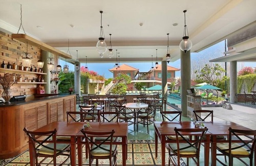 Petitenget House | Deluxe Garden Near Beach + Breakfast