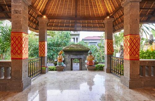 Mumbul House | Ellies Hotel