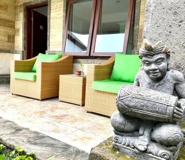 Mumbul House | Ellies Hotel