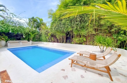 Laksmana Villa | Highly Appreciated Antique style villa near the Beach and Restaurants