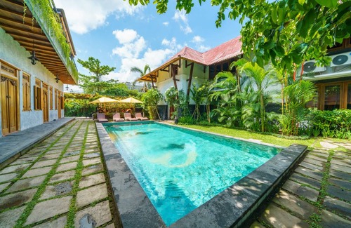 Batu Bolong Hostel | Hostel ∙ 8 guests