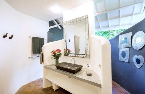 Drupadi Villa | La Villa Oberoi (6 BR)