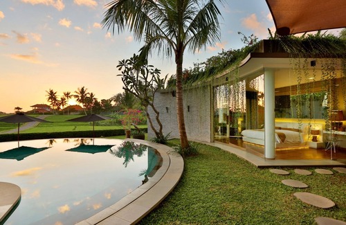 Babakan Villa | Luxury 4BR Villa, Canggu - Surrounded By Rice Fields! - 7Mins From Echo Beach!