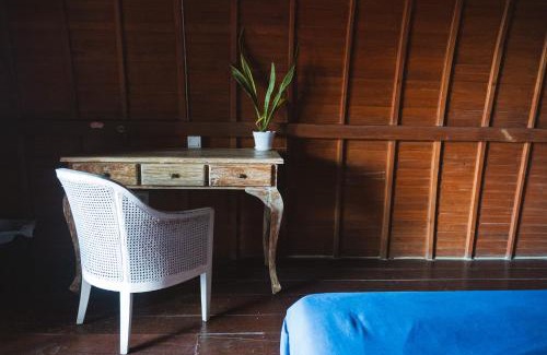 Batu Bolong Hostel | Naughty Nest Hostel Bali