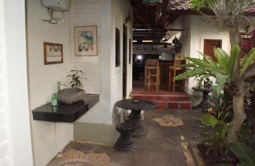 Banjar Semer House | New Danas Canggu Guest House