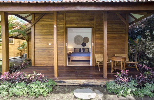 Batu Bolong House | ORORA B4-NEW SPOT in the heart of CANGGU; 2 bedroom 400 m from the beach.