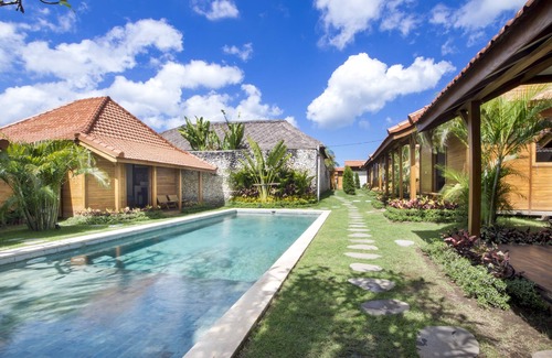 Batu Bolong House | ORORA B5-NEW SPOT in the heart of CANGGU; 2 bedroom 400 m from the beach.