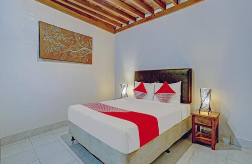 Kuta Hotel | OYO 90155 Landuh Merta Residence