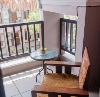 Kampial Apartment | Pigeon Mandala Apartments & Resto