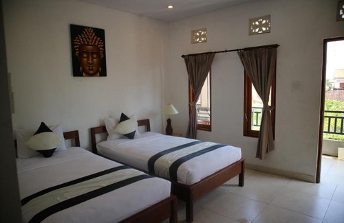 Batu Bolong House | Pondok Damai Canggu