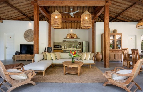 Petitenget Villa | Renovated Villa Zayya, Central Oberoi Seminyak