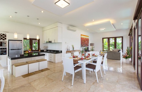 Berawa Villa | SPACIOUS 3BR Villa Close To Canggu's BEST ACTIVITIES