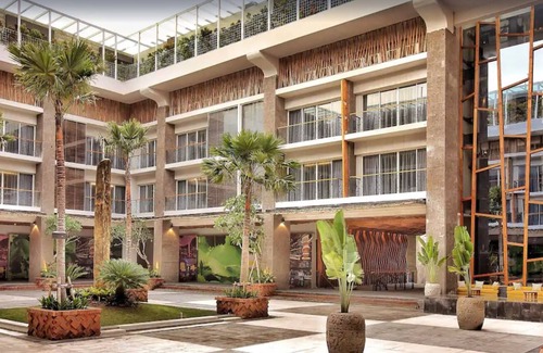 Nakula Apartment | Spacious Modern Suite with Free Minibar Items (T Sand Suite32)