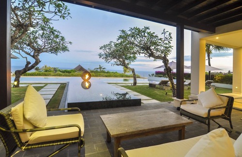 Ungasan Villa | Spectacular Clifftop 7BR Villa W/Beach Access, Uluwatu - 13Min Walk To Beach
