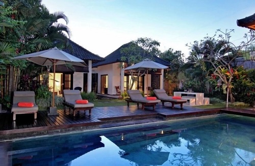 Drupadi Villa | Stunning 4BR Luxury Villa Located In Seminyak! - 8Min Walk To Eat Street! W/Pool