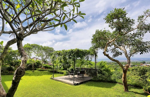 Bukit Villa | Stunning 5BR Villa, Ocean View In Jimbaran - 15Min Drive To Jimbaran Beach!