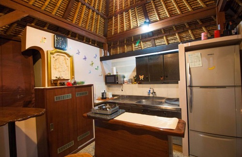 Dyanapura Villa | Traditional 8br Villa Central Seminyak