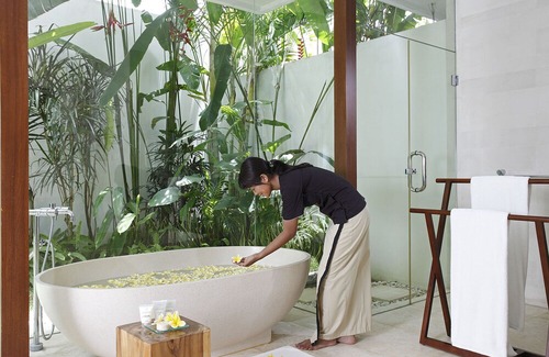 Batu Bolong Villa | Villa Asante