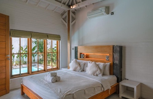 Berawa Villa | Villa Kazz 1 - Villa 1 Joglo style - 2 bdr - AMAZING LOCATION