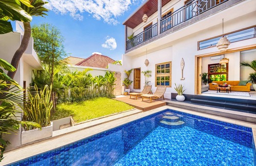 Berawa Villa | Villa Maya - 4BDR with private Pool & Garden
