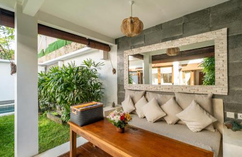 Sunset Road Villa | Villa private Pool in Seminyak, Car Park fast WIFI