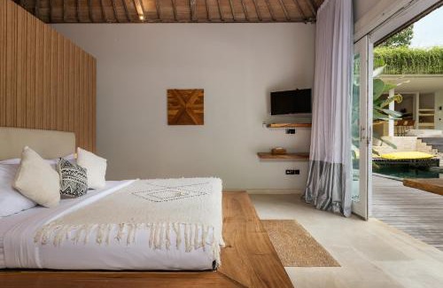 Banjar Semer Villa | Villa Reina by SooBali - Spacious & Modern near Canggu with Butler-Cook, Private Pool and Tropical Gardens