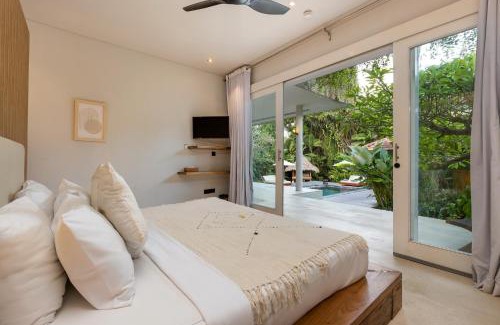 Banjar Semer Villa | Villa Reina by SooBali - Spacious & Modern near Canggu with Butler-Cook, Private Pool and Tropical Gardens