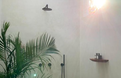 North Legian House | Villa serendipity private room Legian beach