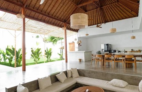 North Legian House | Villa serendipity private room Legian beach