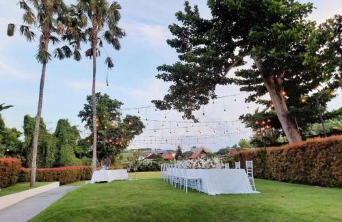 Batu Bolong Villa | Western Taste of 5 BR Luxurious Villa Canggu CYN
