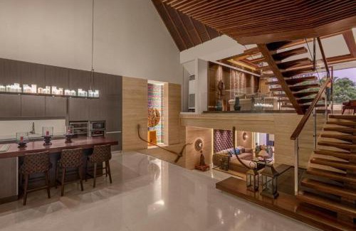Batu Bolong Villa | Western Taste of 5 BR Luxurious Villa Canggu CYN