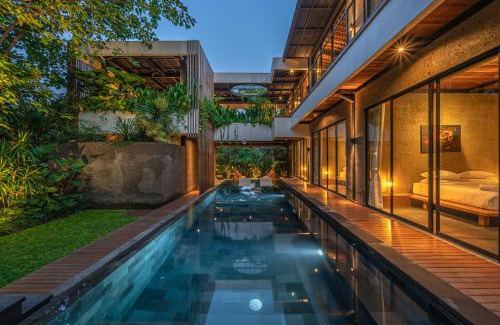 Pererenan Villa | Yeh Gangga - HUGE 8BR, 21max, 3Pools, Sauna, Gym, BBQ, Rooftop!