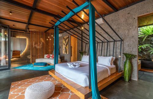 Pererenan Villa | Yeh Gangga - HUGE 8BR, 21max, 3Pools, Sauna, Gym, BBQ, Rooftop!