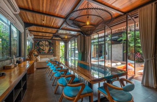Pererenan Villa | Yeh Gangga - HUGE 8BR, 21max, 3Pools, Sauna, Gym, BBQ, Rooftop!