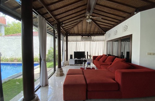 Dewi Sri Villa | クタニアヴィラQuiet villa 15 minutes from the beach