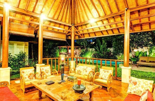 Sunset Road Villa | 1200 m² Villa ∙ 4 bedrooms ∙ 12 guests