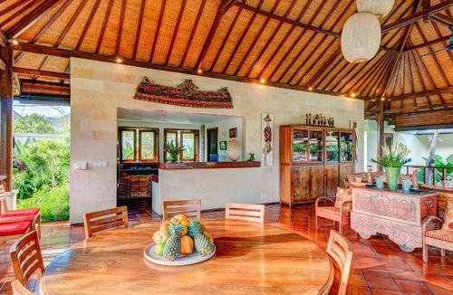 Sunset Road Villa | 1200 m² Villa ∙ 4 bedrooms ∙ 12 guests