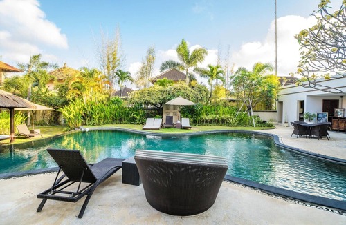 Dewi Sri Villa | 16 Bedroom Villa Private Pool in Legian Bali