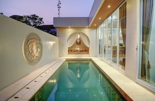 Sunset Road Villa | 1Bedroom Luxury Villa with a Private Pool and Bathtub in Kuta