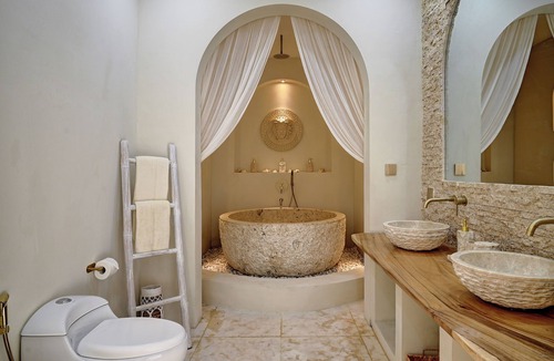 Sunset Road Villa | 1Bedroom Luxury Villa with a Private Pool and Bathtub in Kuta