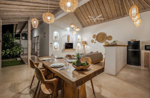 Singakerta Villa | 1BR Romantic Getaway in Ubud, Villa Lojo with Private Pool