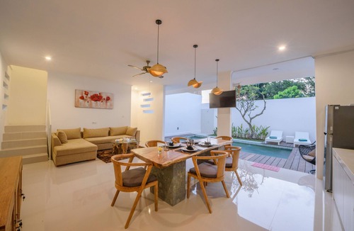 Seminyak Villa | 2 BDR Villa No.6 Central Seminyak/Oberoi