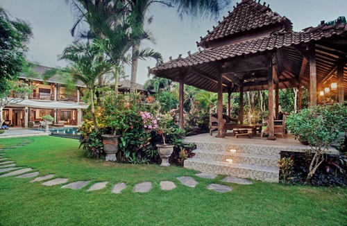 Berawa Villa | 2000 m² Villa ∙ 4 bedrooms ∙ 8 guests