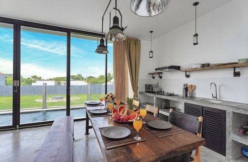 Padonan Villa | 2BR/Monthly/800m2/Closed living/Rice fields view