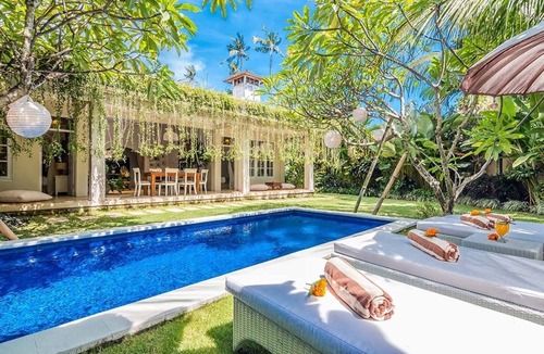 Central Seminyak Villa | 2BR Sunny Villa Seminyak Near Beach