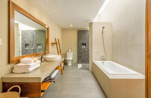 Pecatu Villa | 2BR Tropical Spacious Villa, 8 Min Padang2 Beach