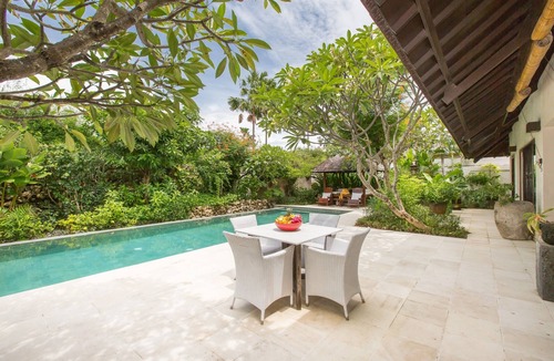 Seminyak Villa | 3 Bedroom Balinese Style Villa, Lovely Villa Close to Shopping Area Seminyak